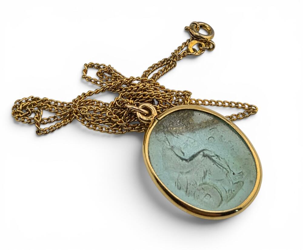 Vintage Reverse Carved Intaglio Glass Figural Pendant Necklace 20"